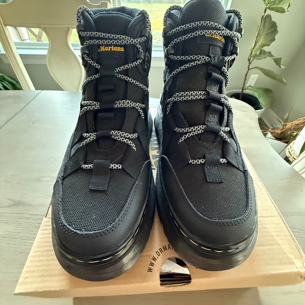 Dr. Martens unisex Boury Boots sz 5 M sz 6 W EUC - Picture 2 of 6